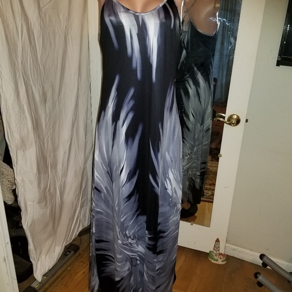 Grey White Abstract Pattern Silky Maxi Dress 2X - Picture 2 of 3